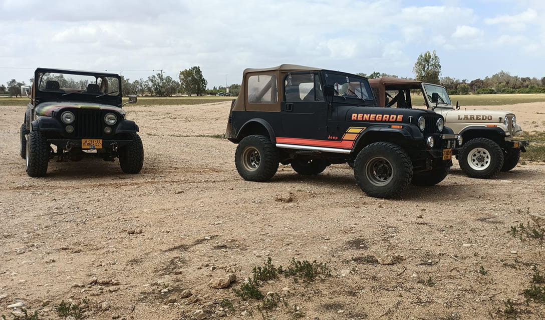 19-customer-kraftworkshop-cj7-decal-2